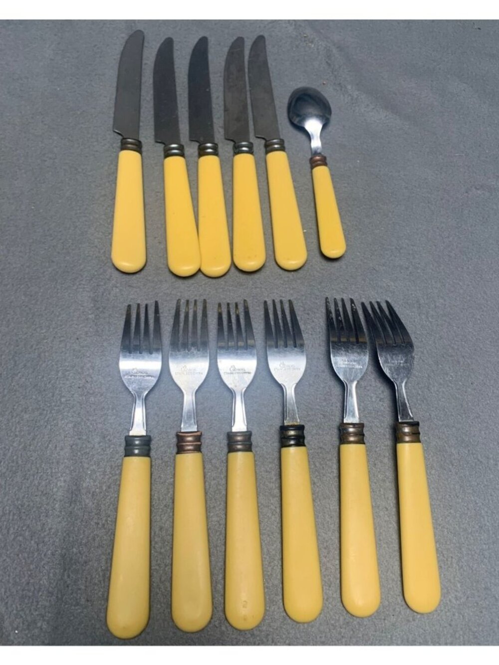 Gibson Yellow Handle Silverware Set 12-Piece Stainless Steel Flatware Vtg